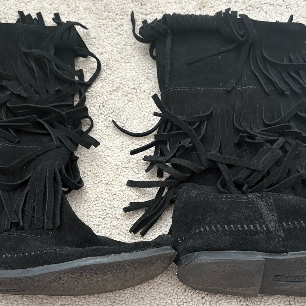 Minnetonka Moccasins 1639 Women's 3 Layer Fringe Calf High Boot Black Suede Sz 8 - Picture 5 of 6